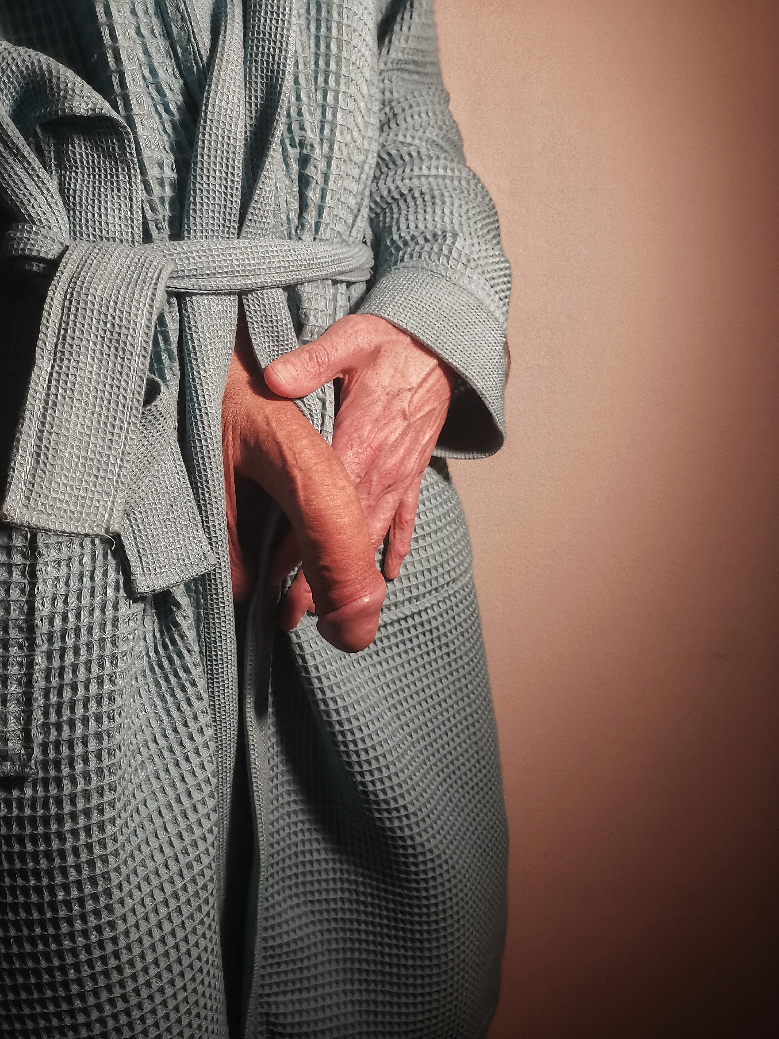 What are you think about my new bathrobe? Scrolller