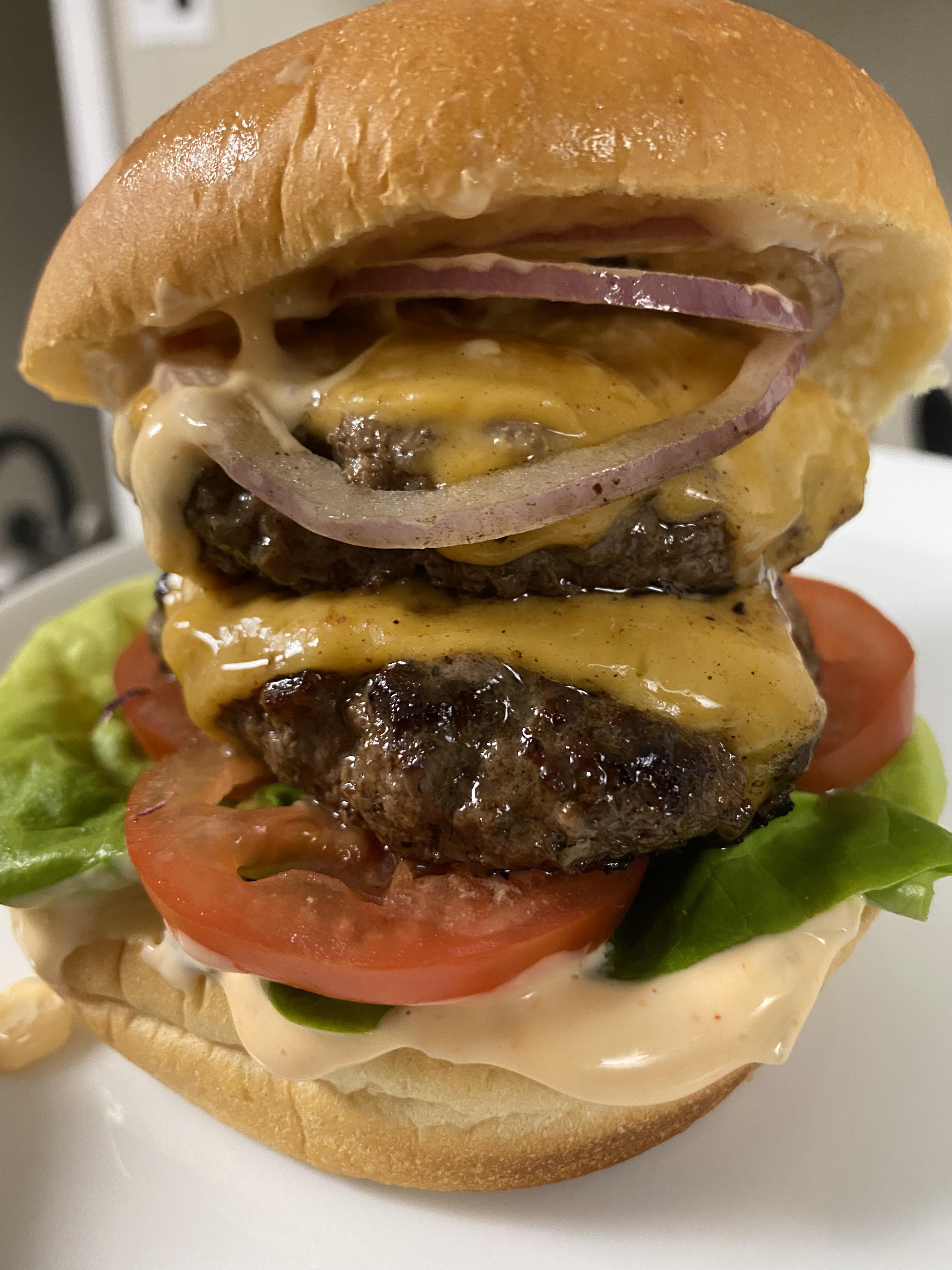 Double cheeseburger with spicy Mayo Scrolller