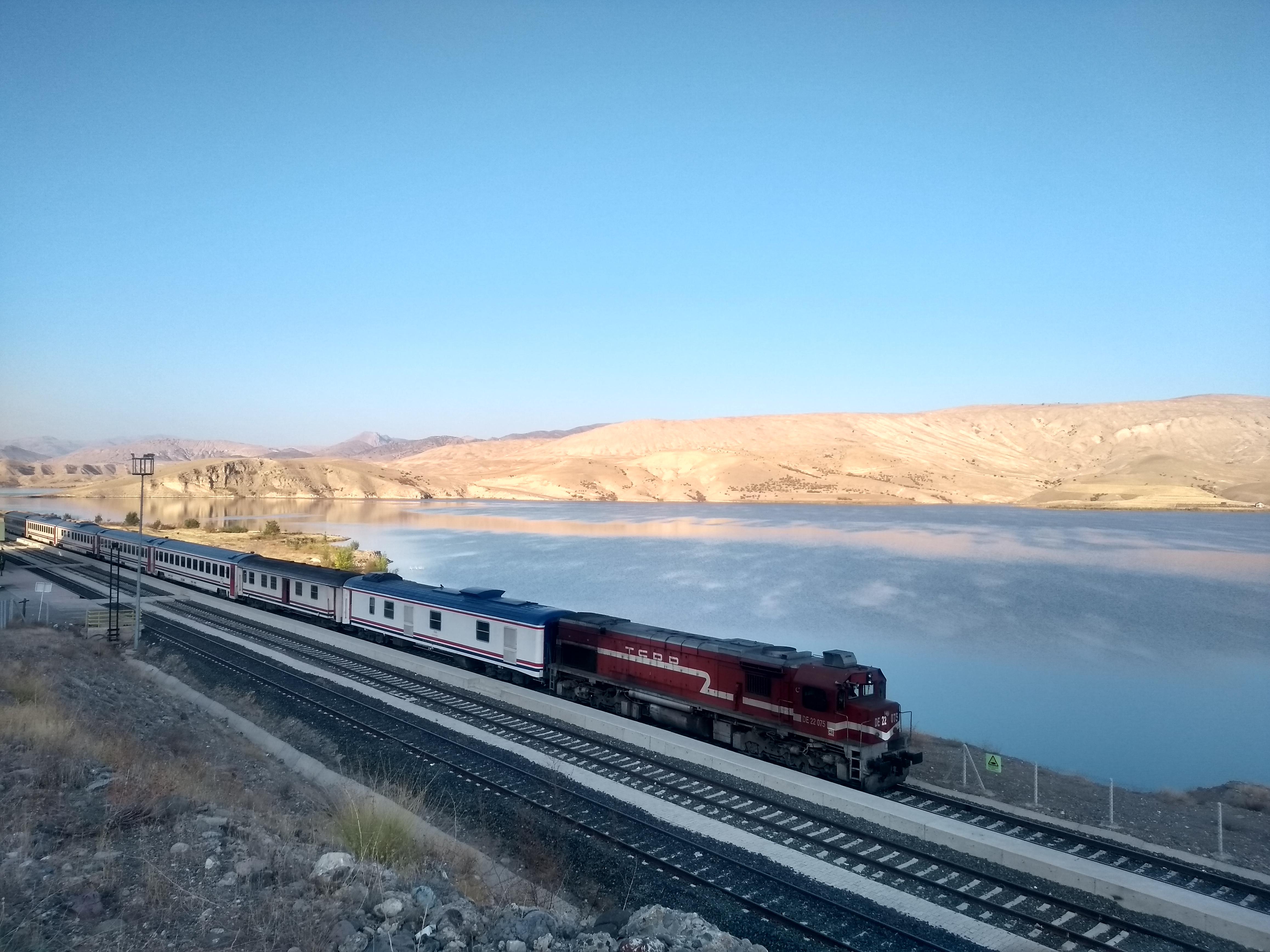 Eastbound Dogu-Express along Euphrates river in eastern Turkey | Scrolller