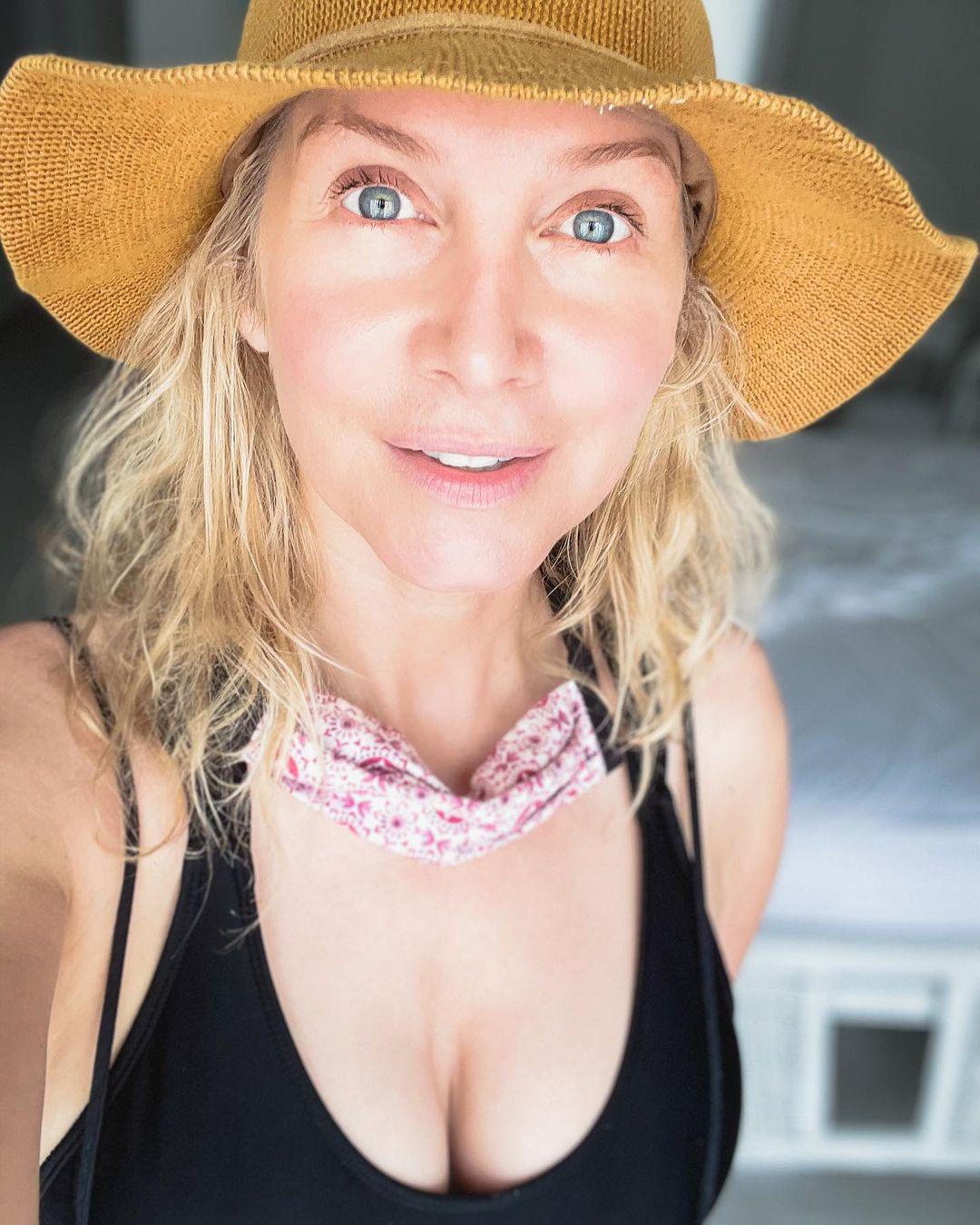 Elizabeth Mitchell, 51 | Scrolller