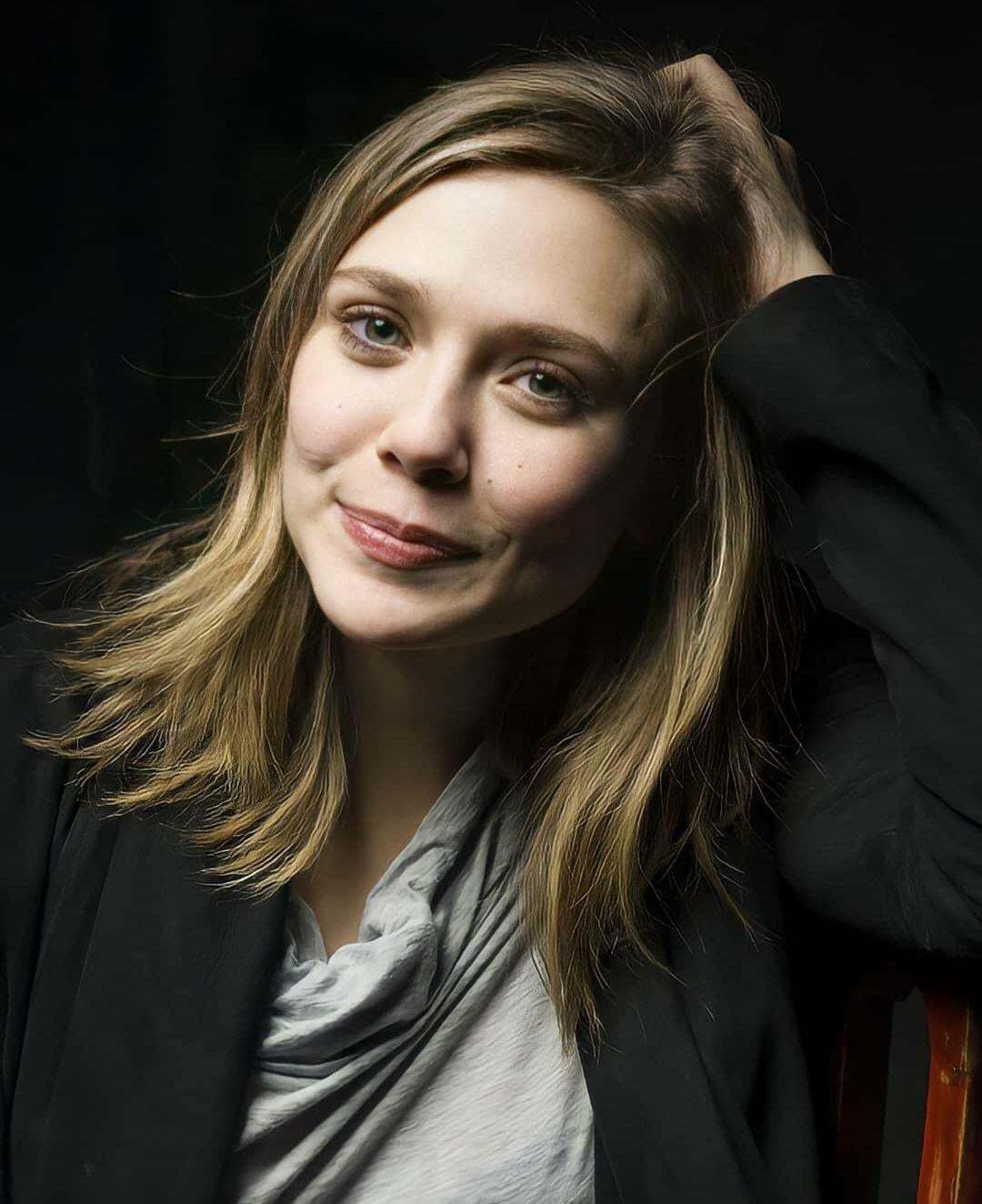 (Elizabeth Olsen) Mommy always likes to give me a nice smile, seconds