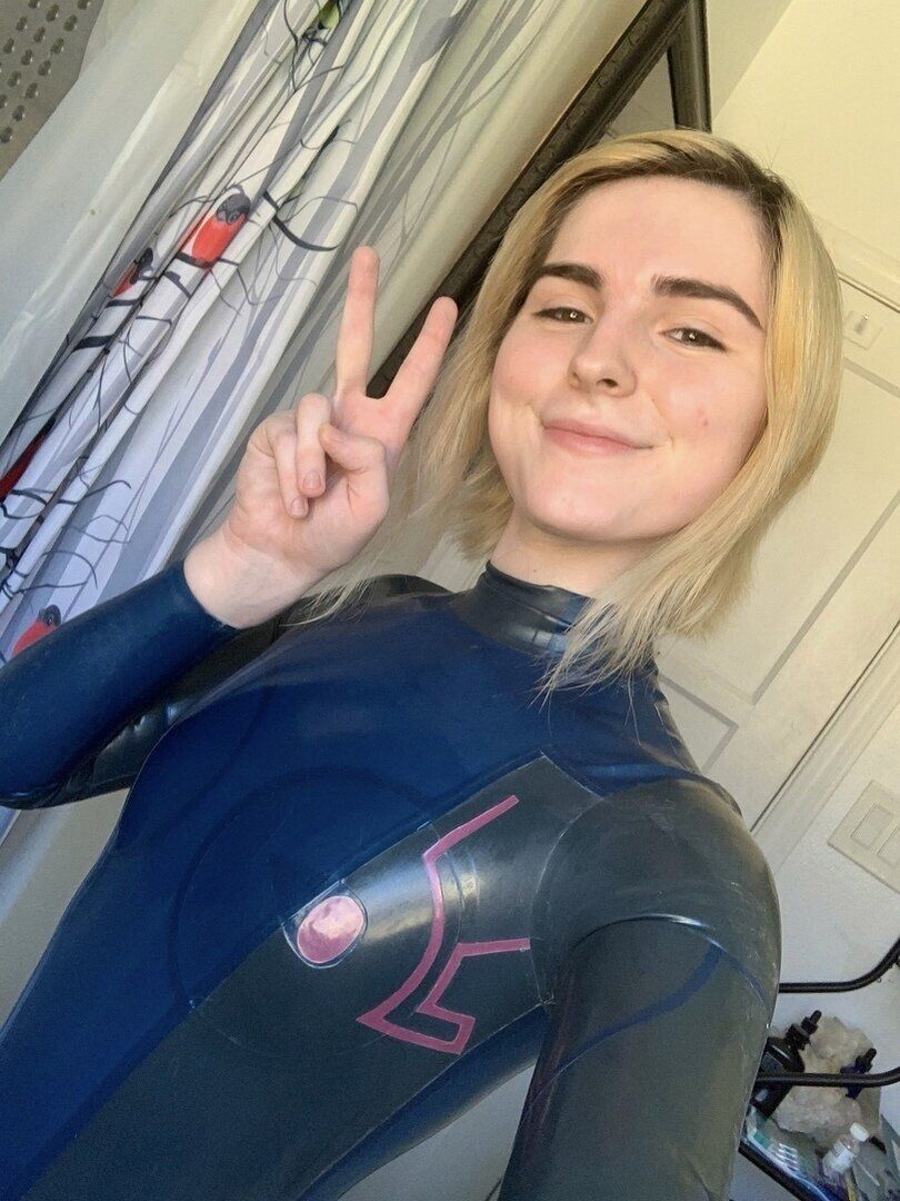 Ella Hollywood in a Samus Suit | Scrolller