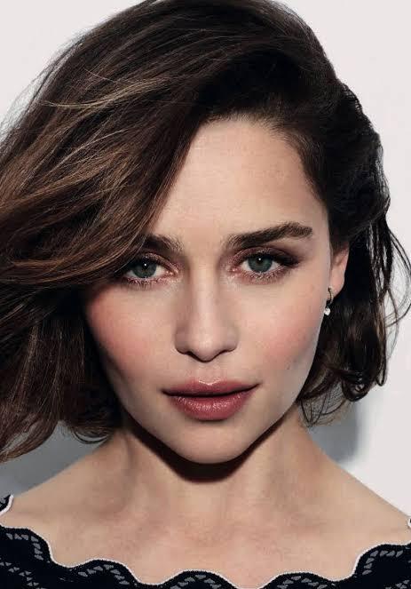 Emilia Clarke has a perfect face but it would look even better on my ...