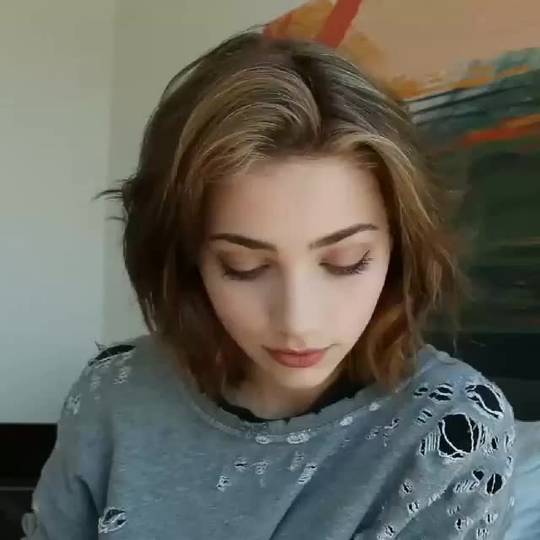 Emily Rudd S Cute Face Would Look Better Covered In Cum Scrolller