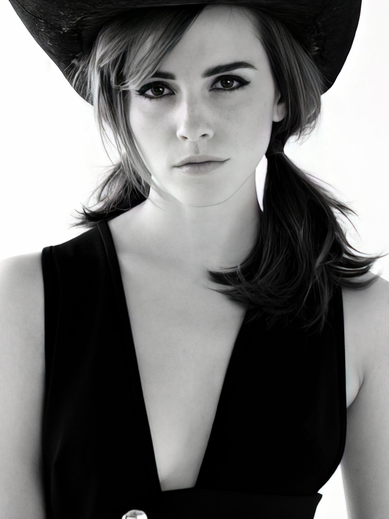 Emma Watson | Scrolller