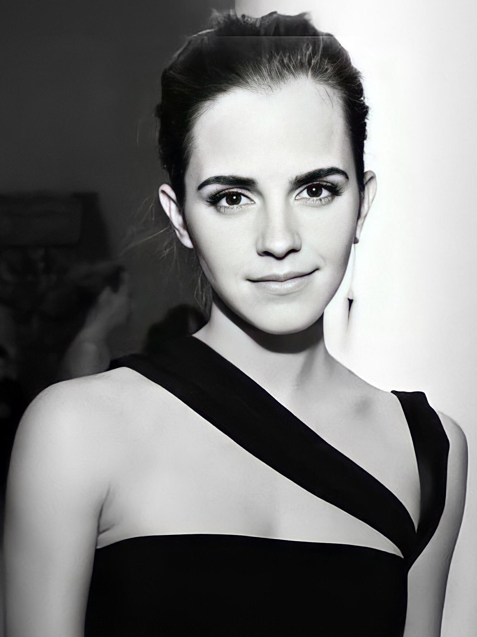 Emma Watson | Scrolller