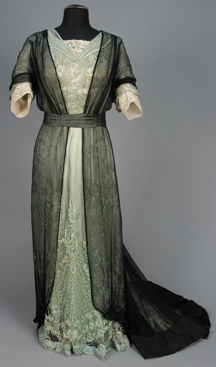 Evening Dress - 1908. | Scrolller