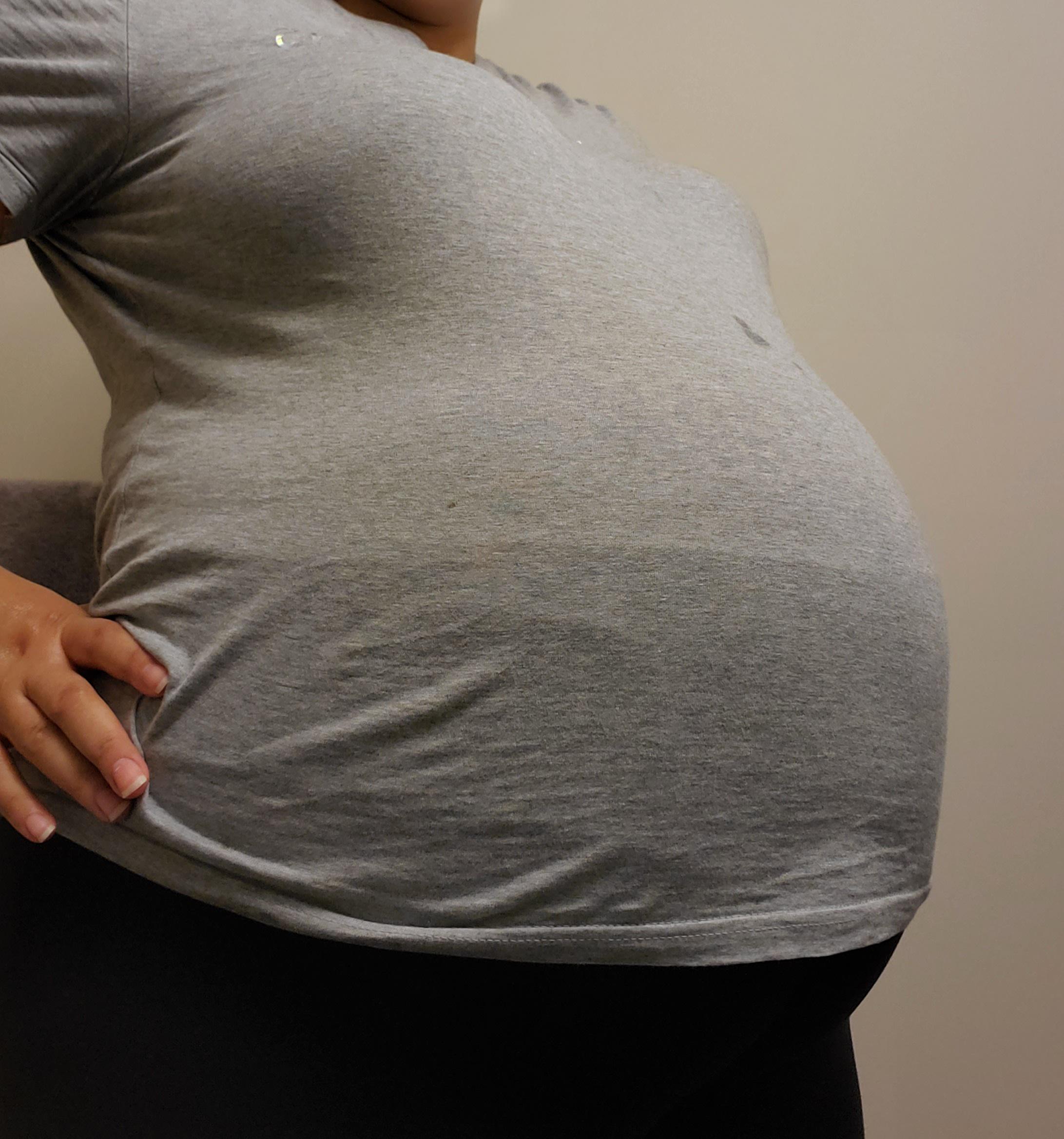 Exploding out of my clothes like nobody's business 😂😂 These twins have ...