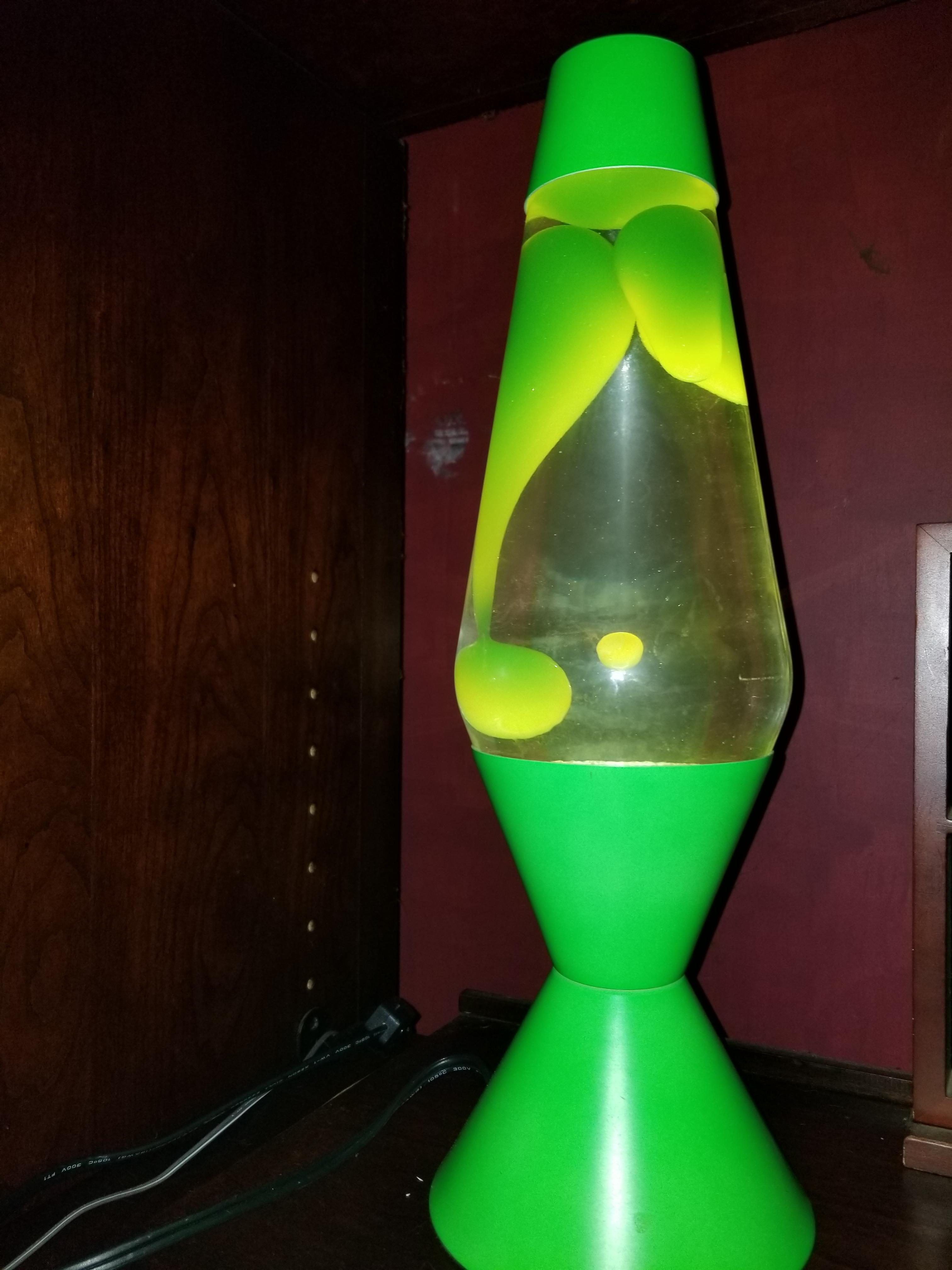 extra-large-alien-green-lava-lamp-love-it-alot-scrolller