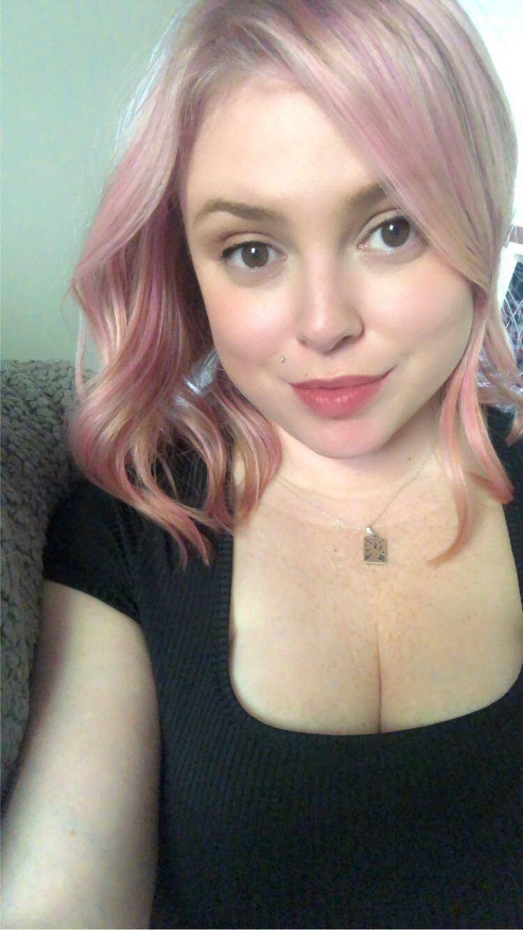 F30, fresh hair cut and color 🌸 Scrolller