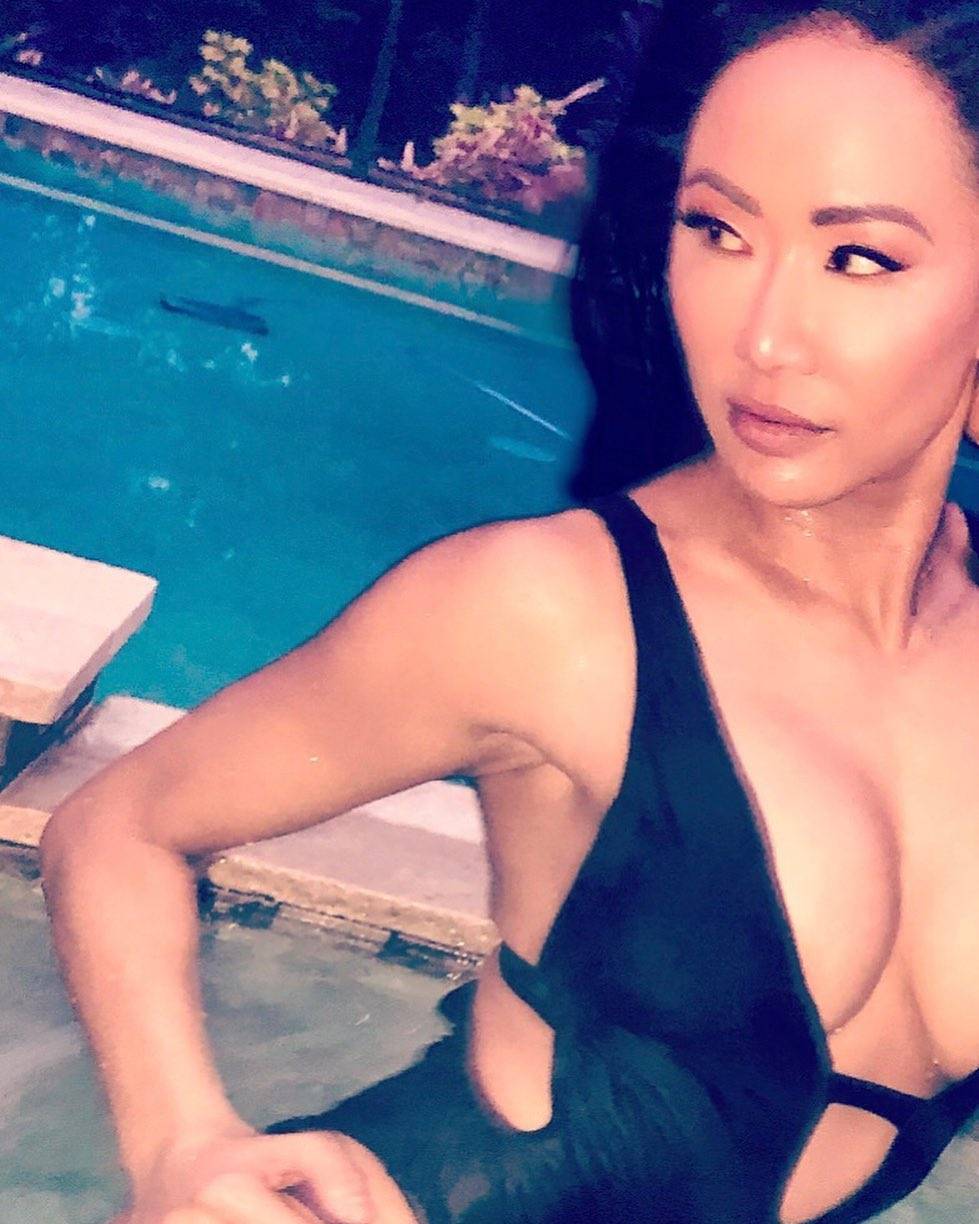 Gail Kim Scrolller