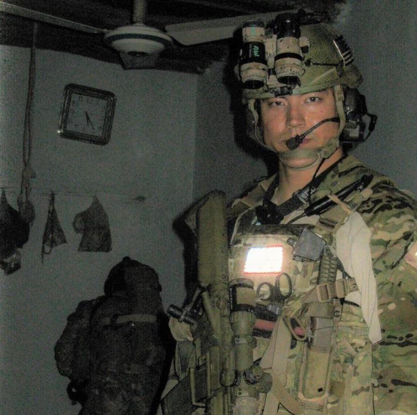 Green beret Mike Glover Scrolller