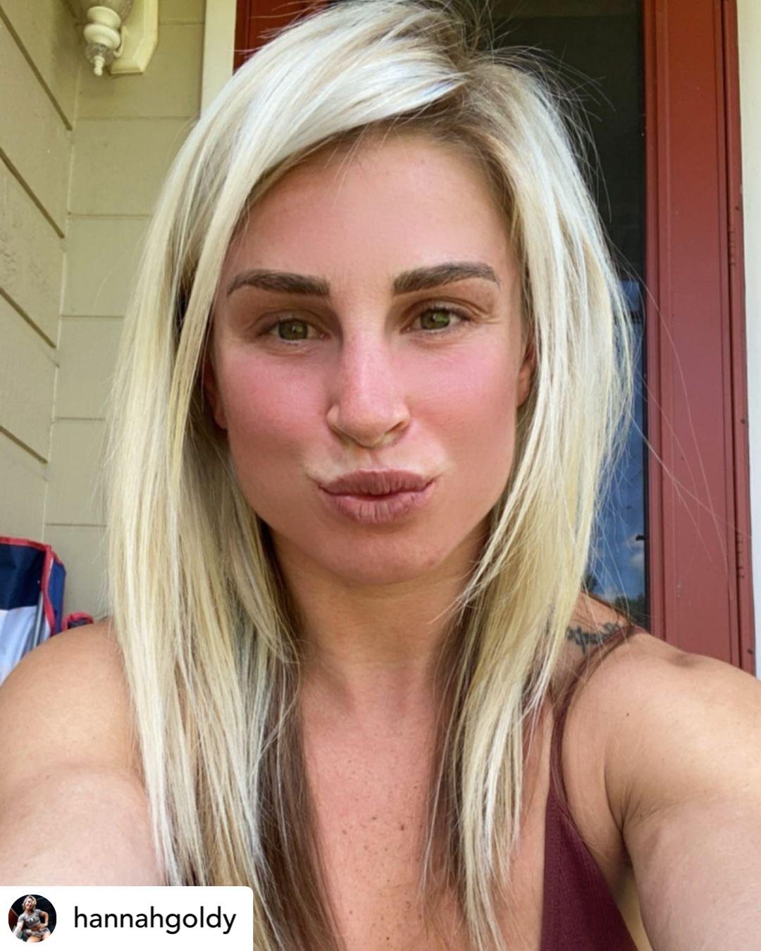 Hannah Goldy Scrolller