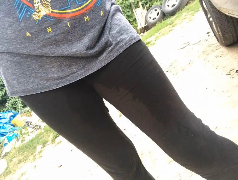 Such a good girl squirting all over herself and the passenger seat [f/22]