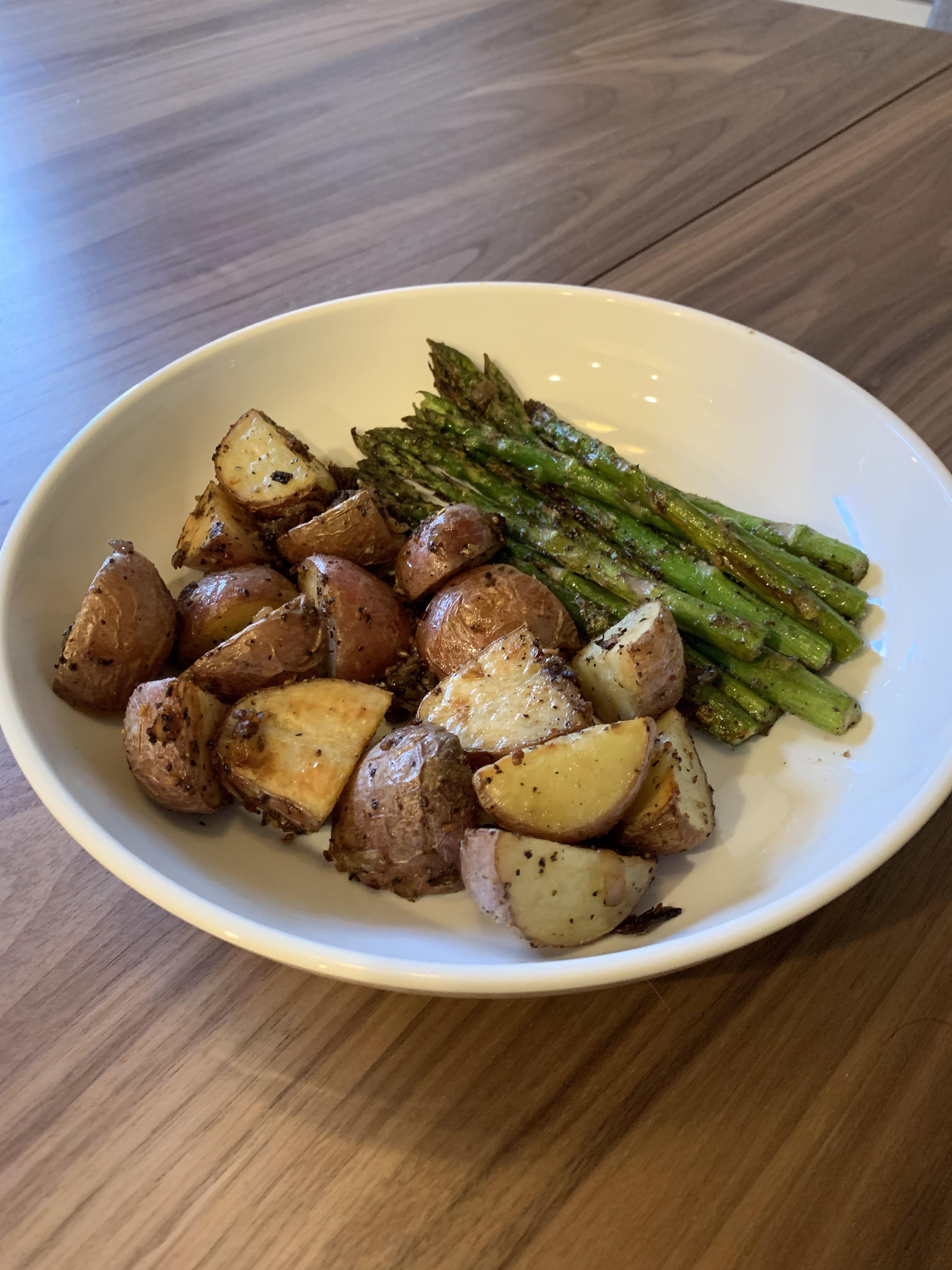 [Homemade] Petite red potatoes and asparagus | Scrolller