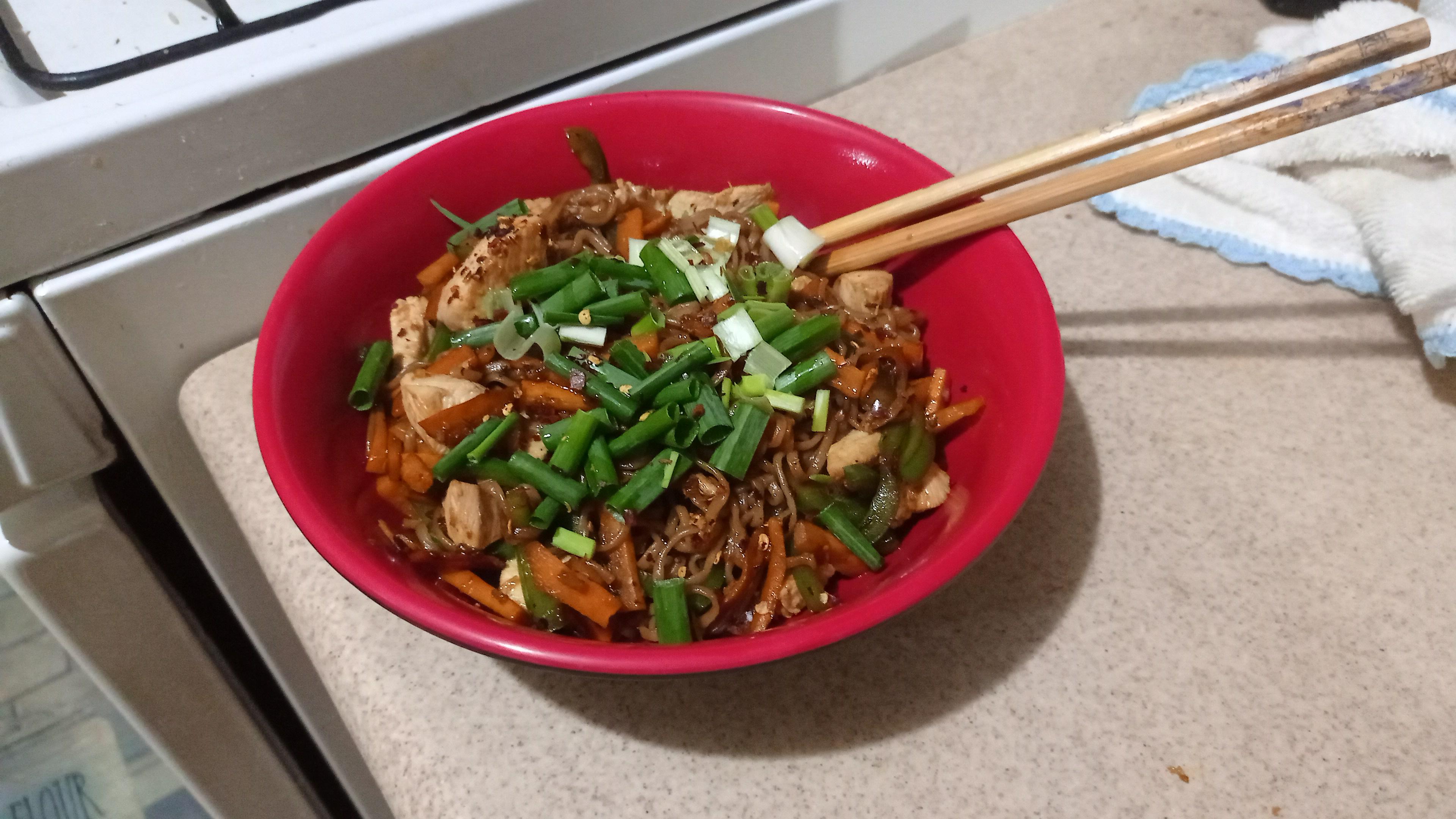 [homemade] stir fry soba noodles with chicken | Scrolller