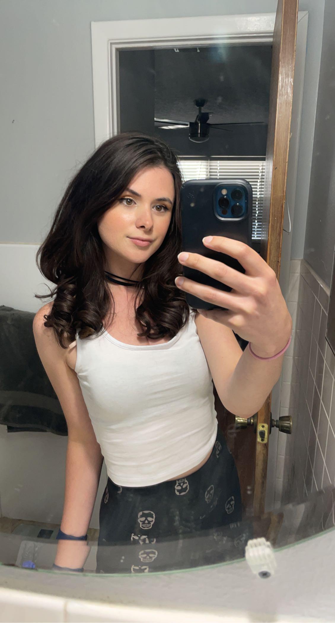 Honestly this just Pretty bland mirror selfie with no edits . 😐 just ...