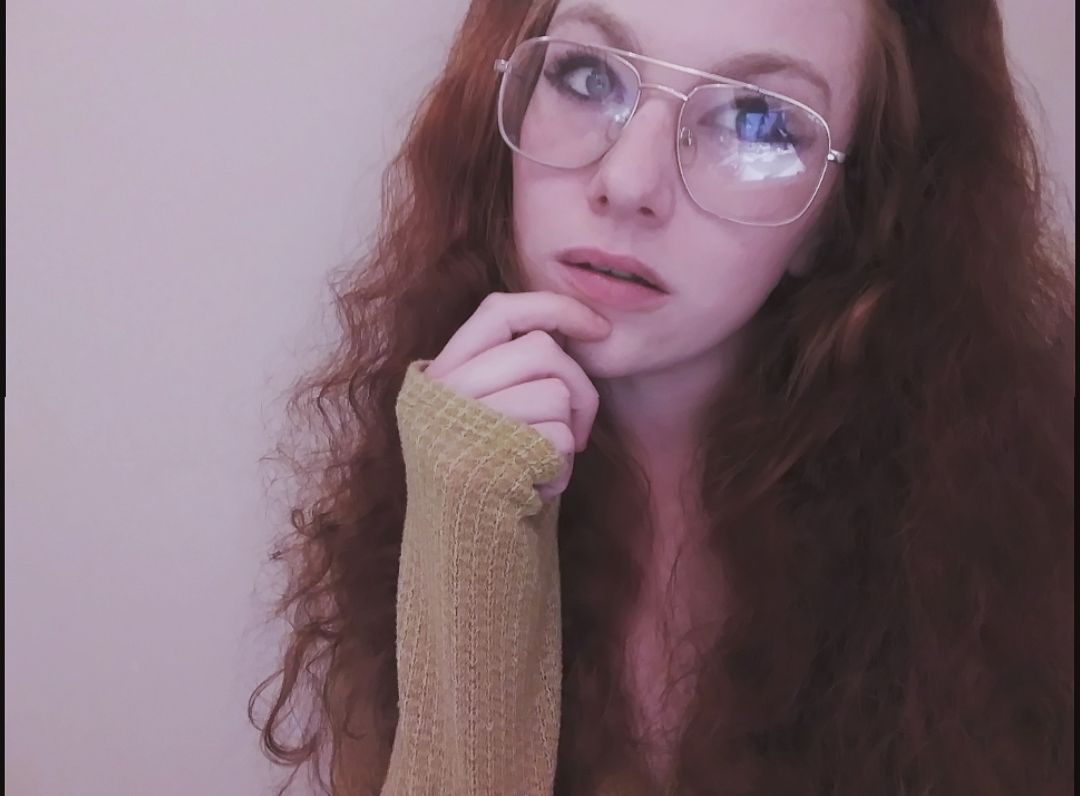 Hope You Guys Like Girls In Glasses Too 😊 Scrolller