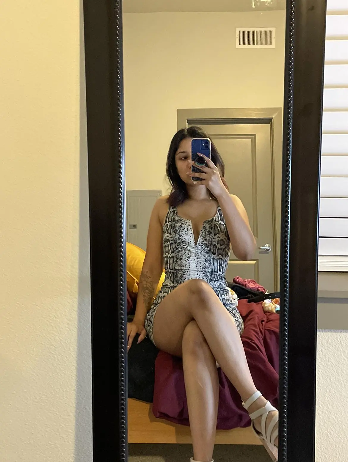 How do my curves look? 😈😈🤤🤤👑👑🇵🇰🇵🇰 | Scrolller