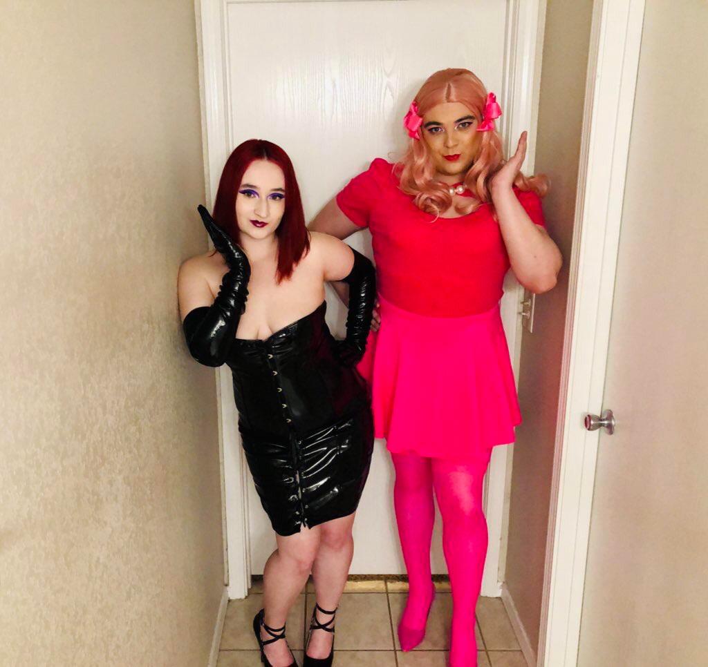 My Girlfriend Encourages My Feminization 💕🥰 Scrolller 9301