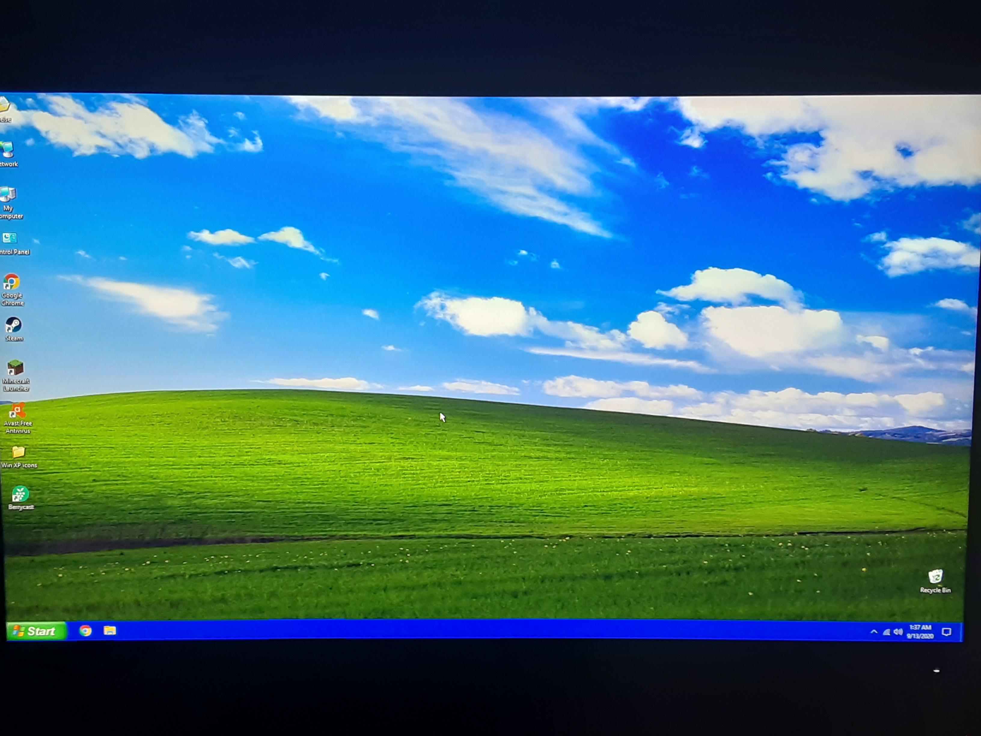 I made windows 10 look like windows xp using Open Shell. It's not ...