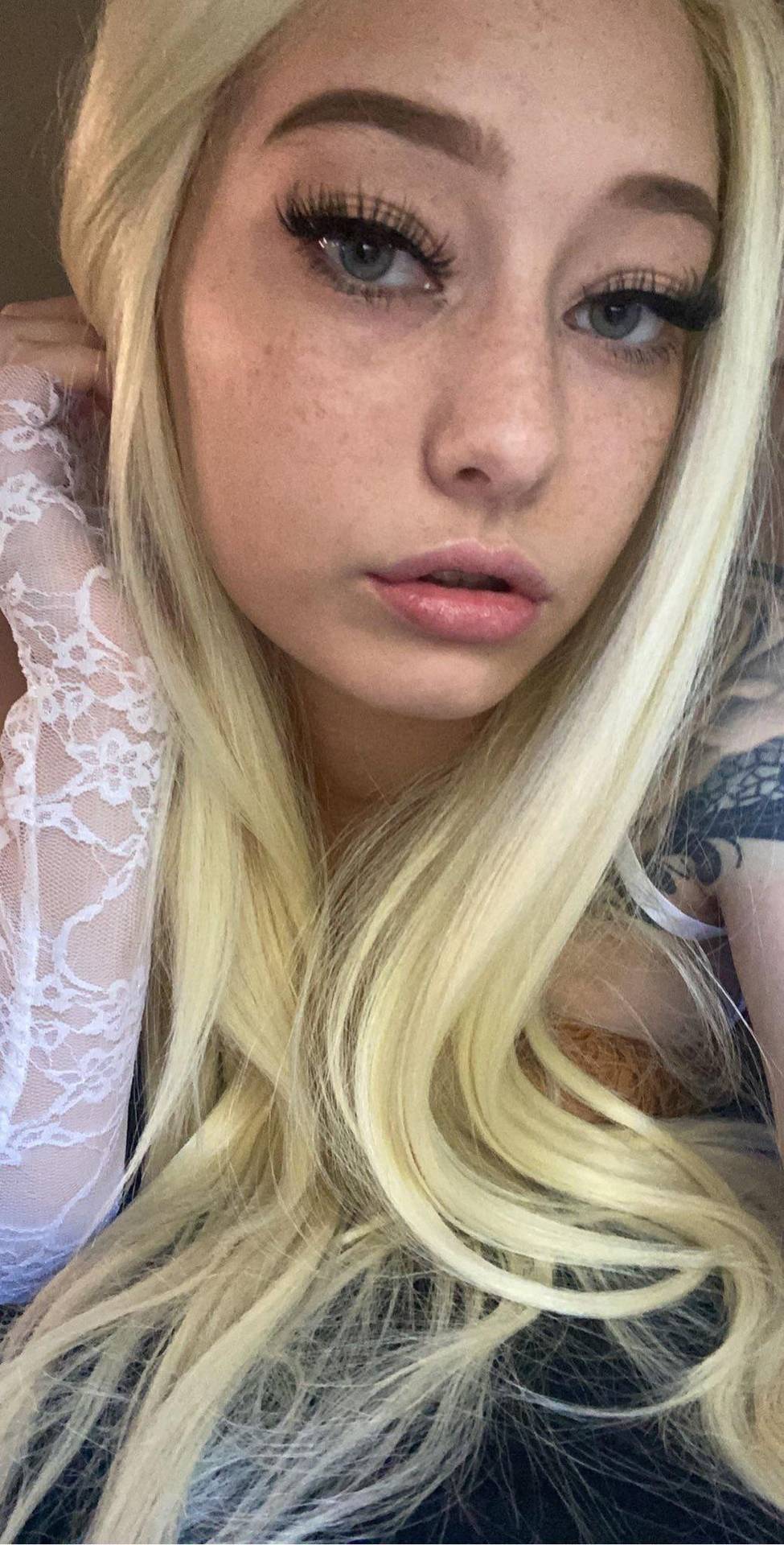 I want a submissive sissy or a femboy to dominate,train and call mine kik nancykirakirakira