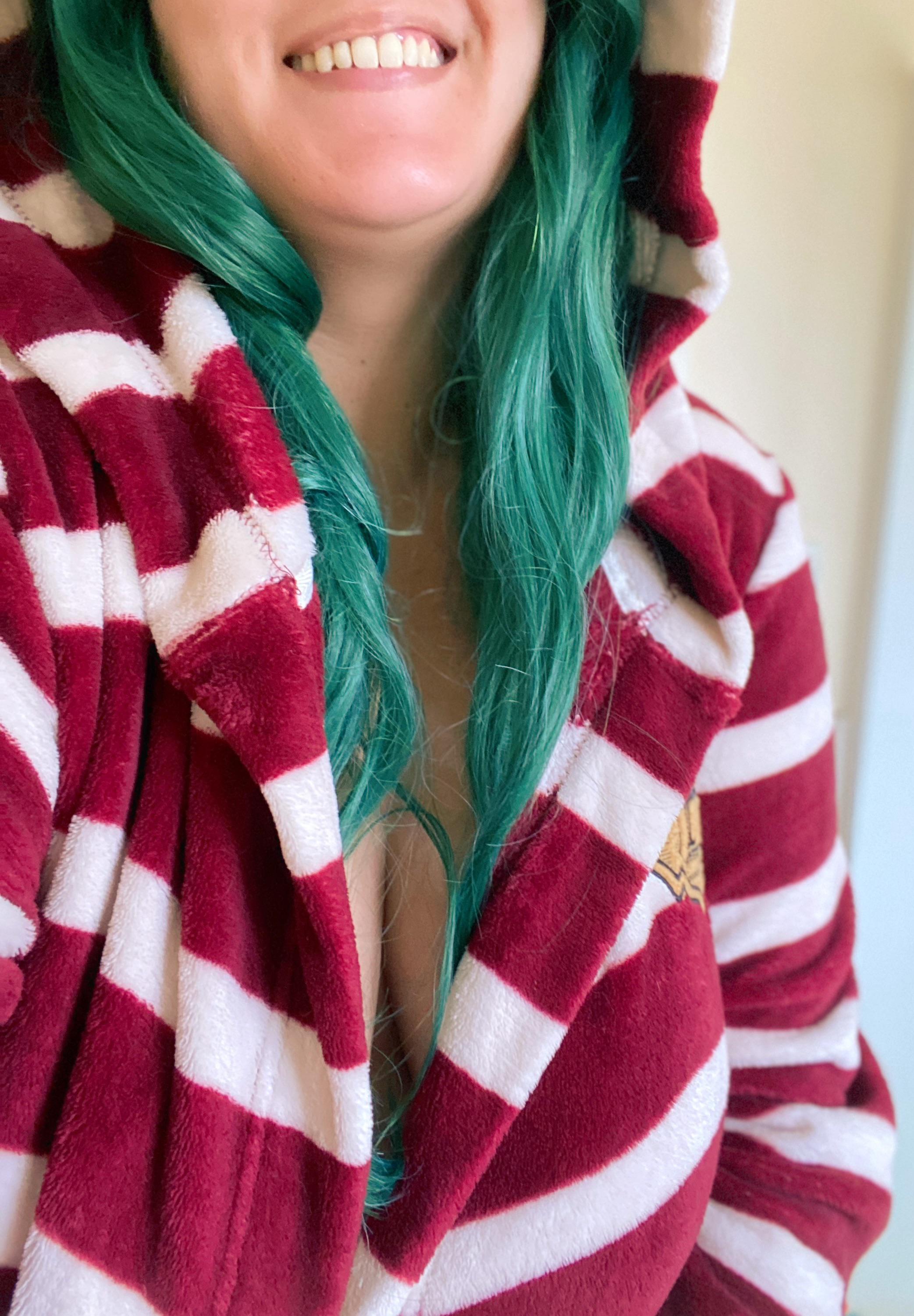 In my favourite Harry Potter robe. Can you guess my house? 💛 Scrolller