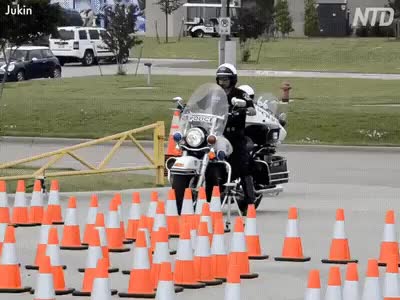 Incredible Police Motorcycle Agility Speed Test | Scrolller