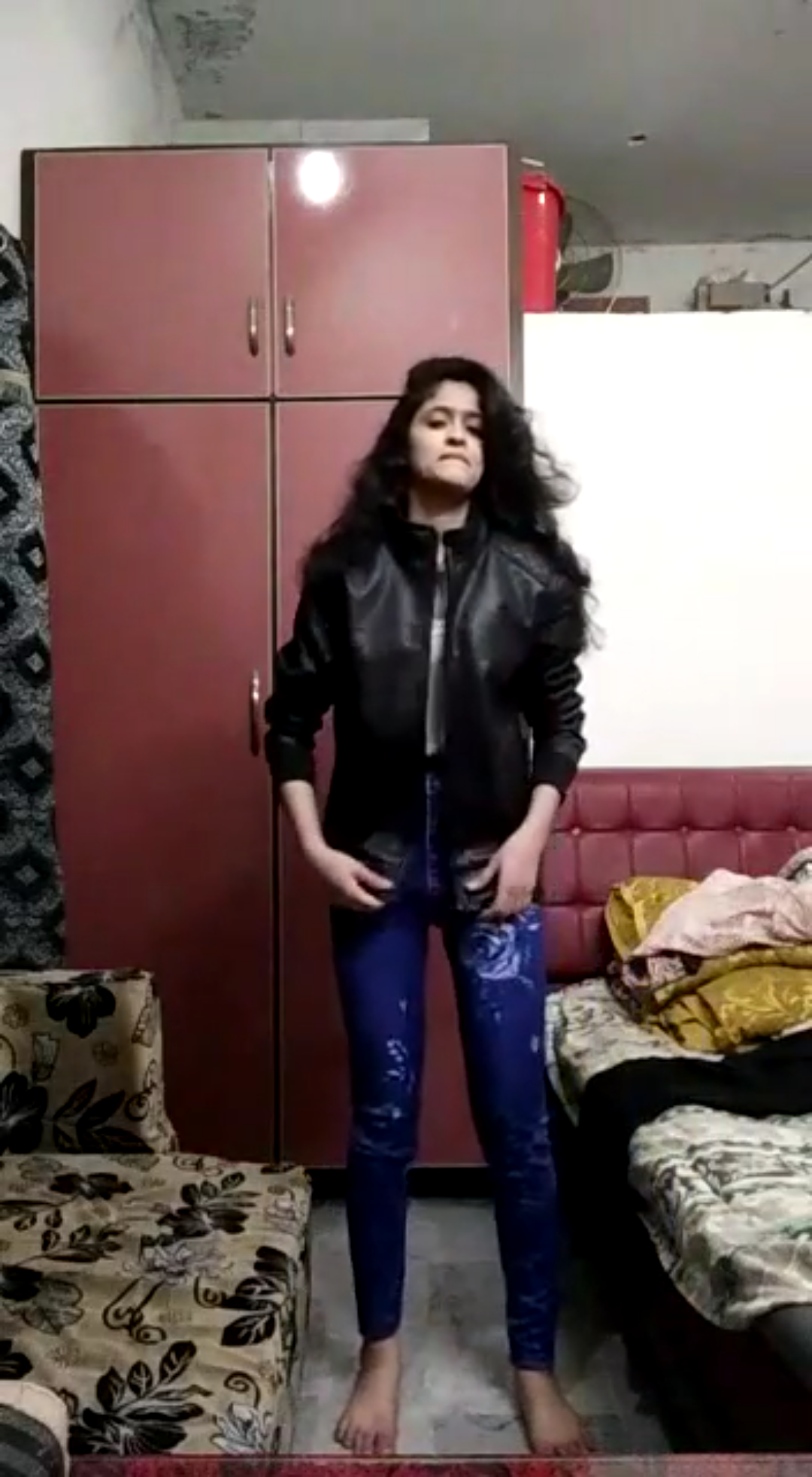 Desi indian girl showing her big boobs on cam