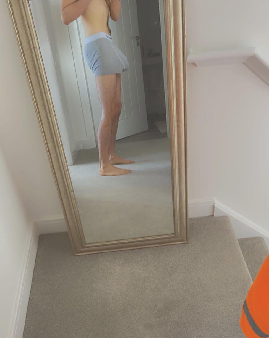 Is it true what they say about skinny guys?🤷🏻‍♂️ Scrolller