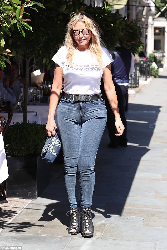 Jeans And Cameltoe Scrolller 