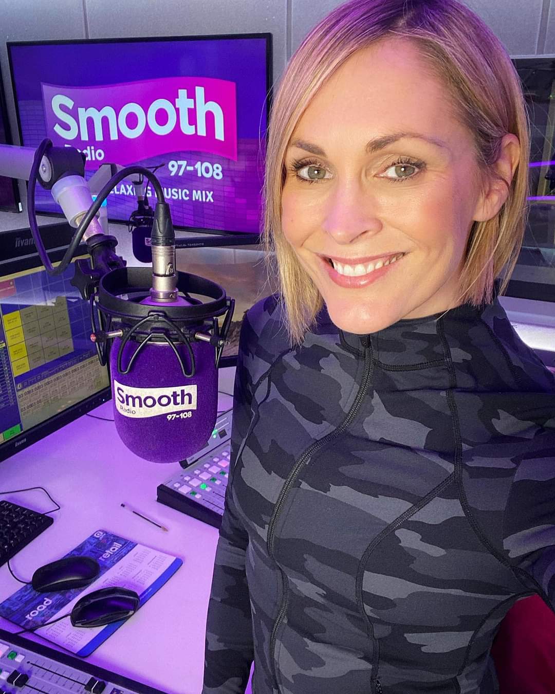Jenni Falconer 😊 | Scrolller
