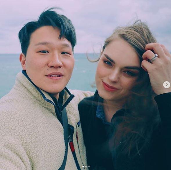 just-an-average-asian-man-with-his-beautiful-white-girlfriend-scrolller