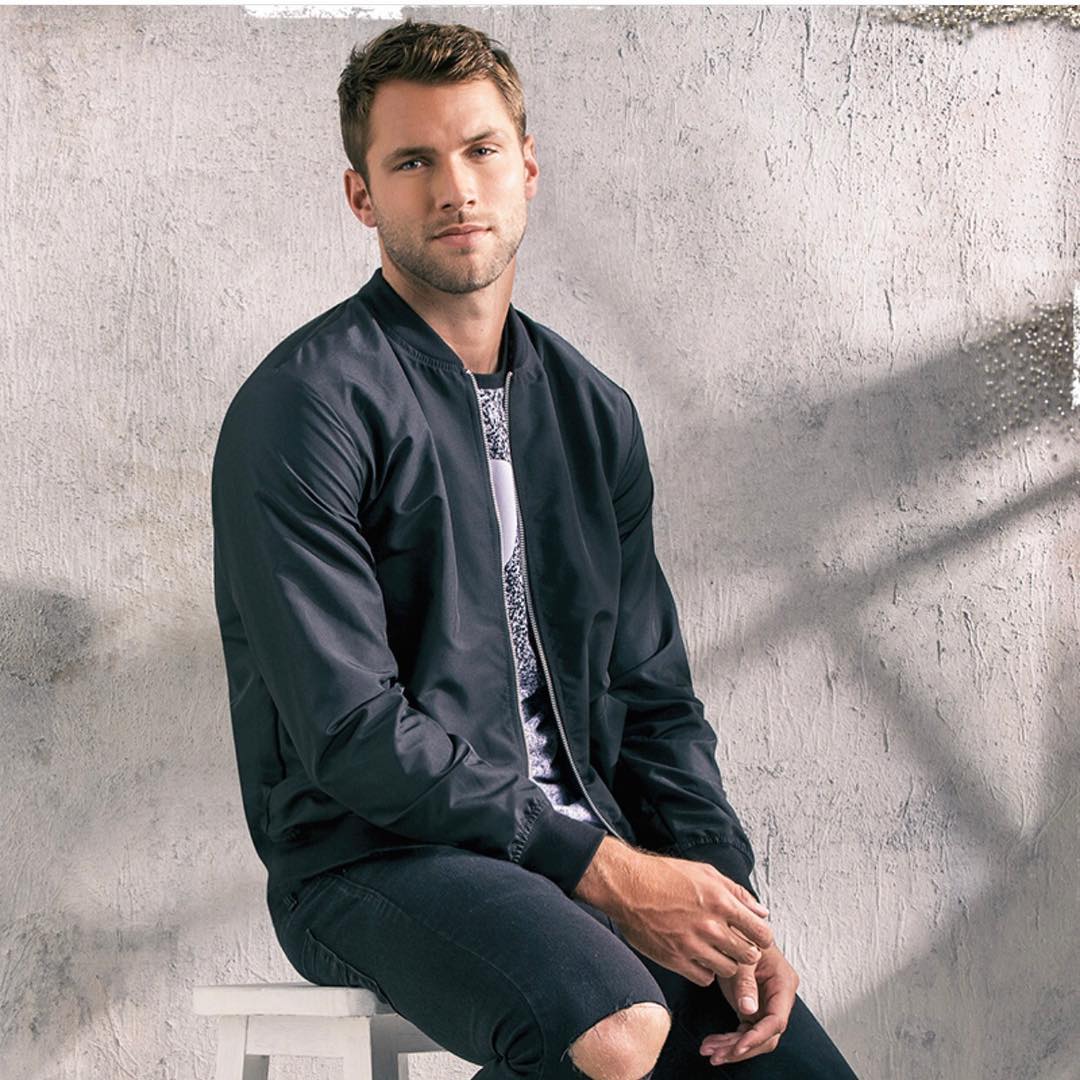 Kacey Carrig | Scrolller
