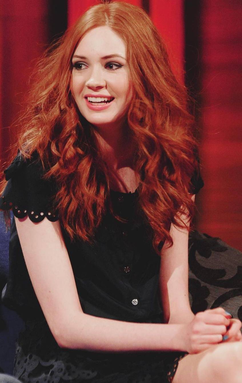 Karen Gillan | Scrolller