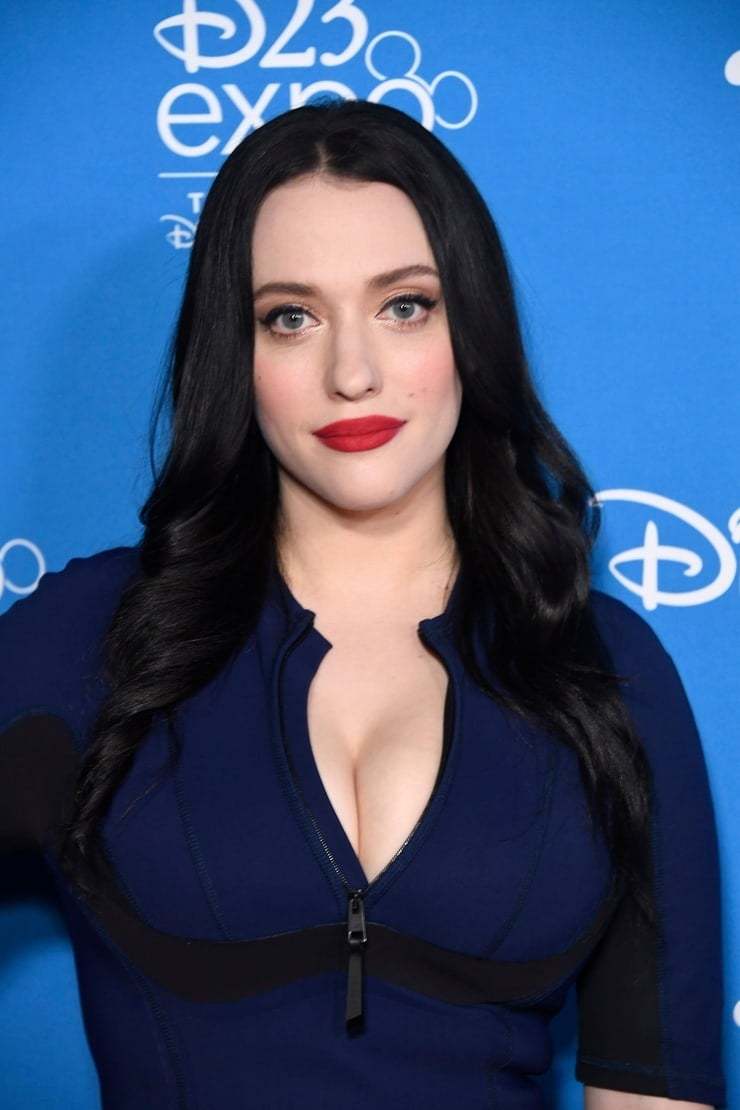 Kat Dennings Scrolller