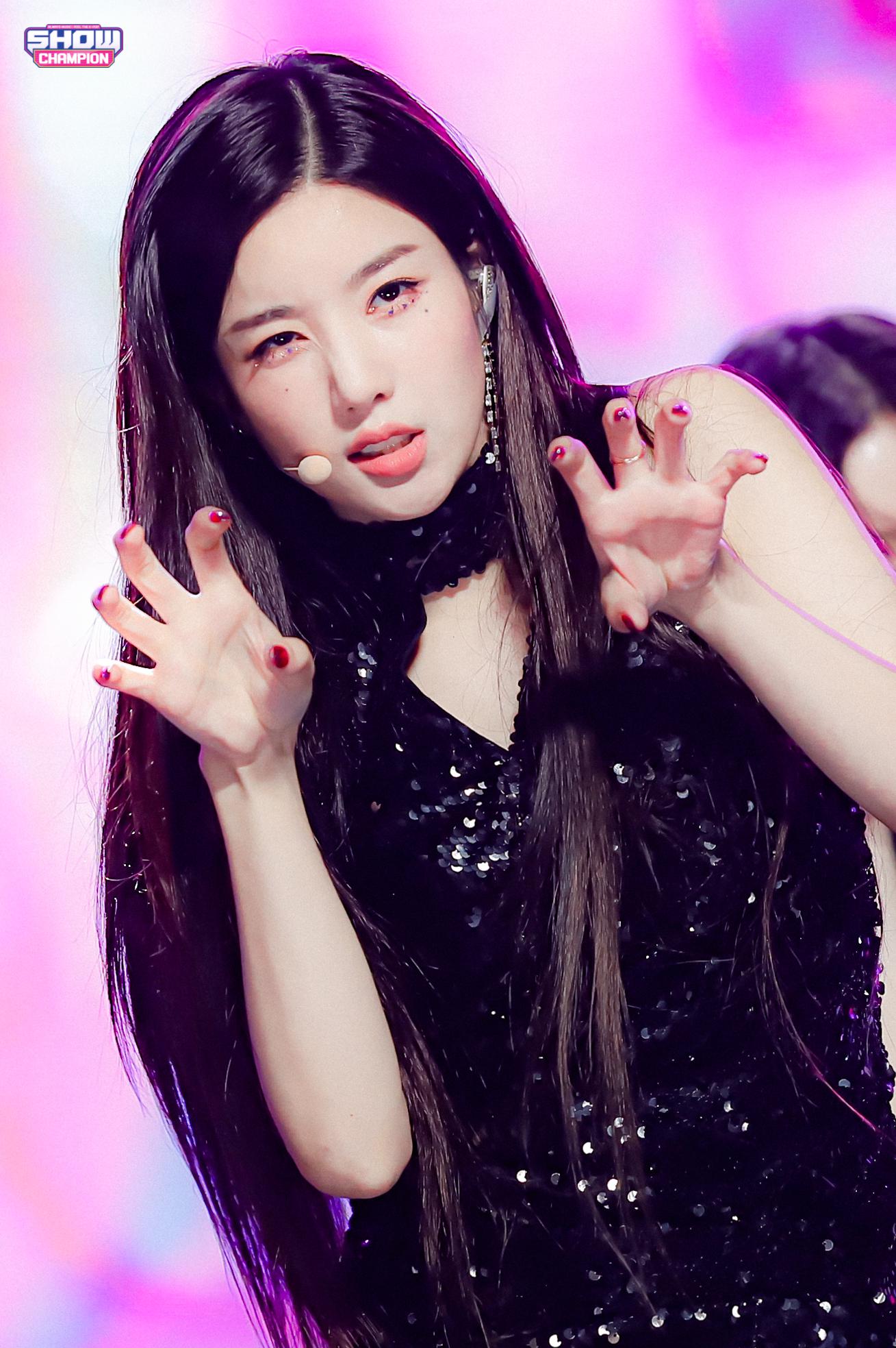 Kwon Eunbi | Scrolller