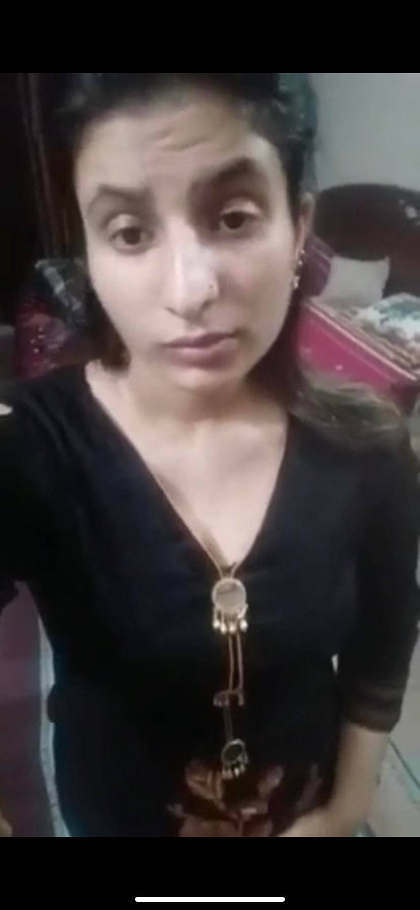 Leaked Beautiful Sexy Married Paki Wife Showing Lover 4 Mms Video Scrolller
