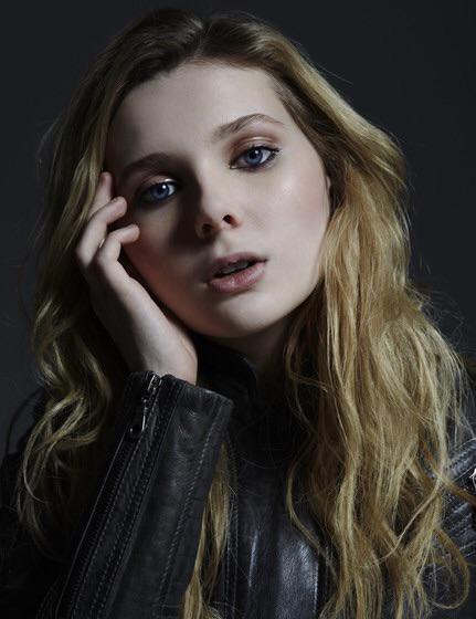 Let’s jerk to birthday girl Abigail Breslin | Scrolller