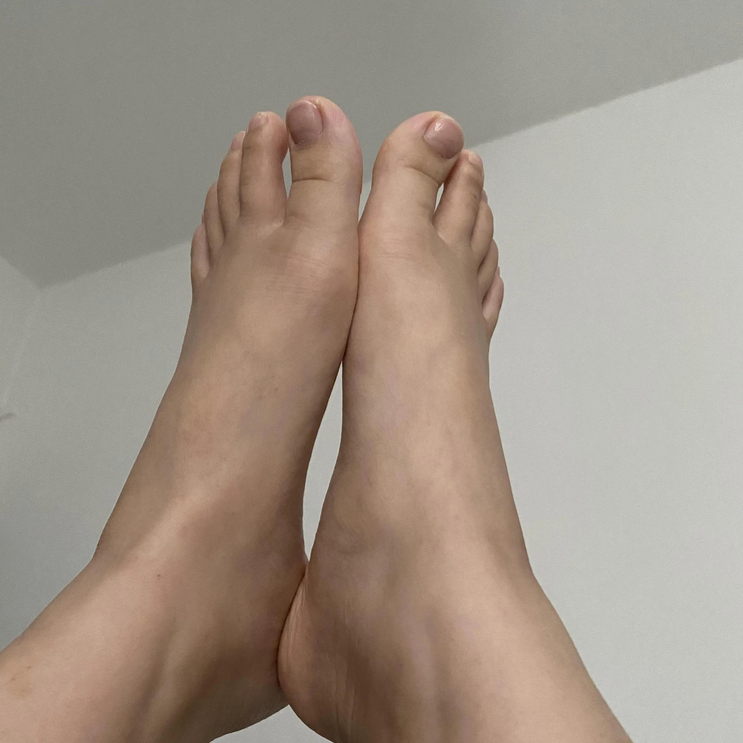 like my tiny feet? ;);) | Scrolller