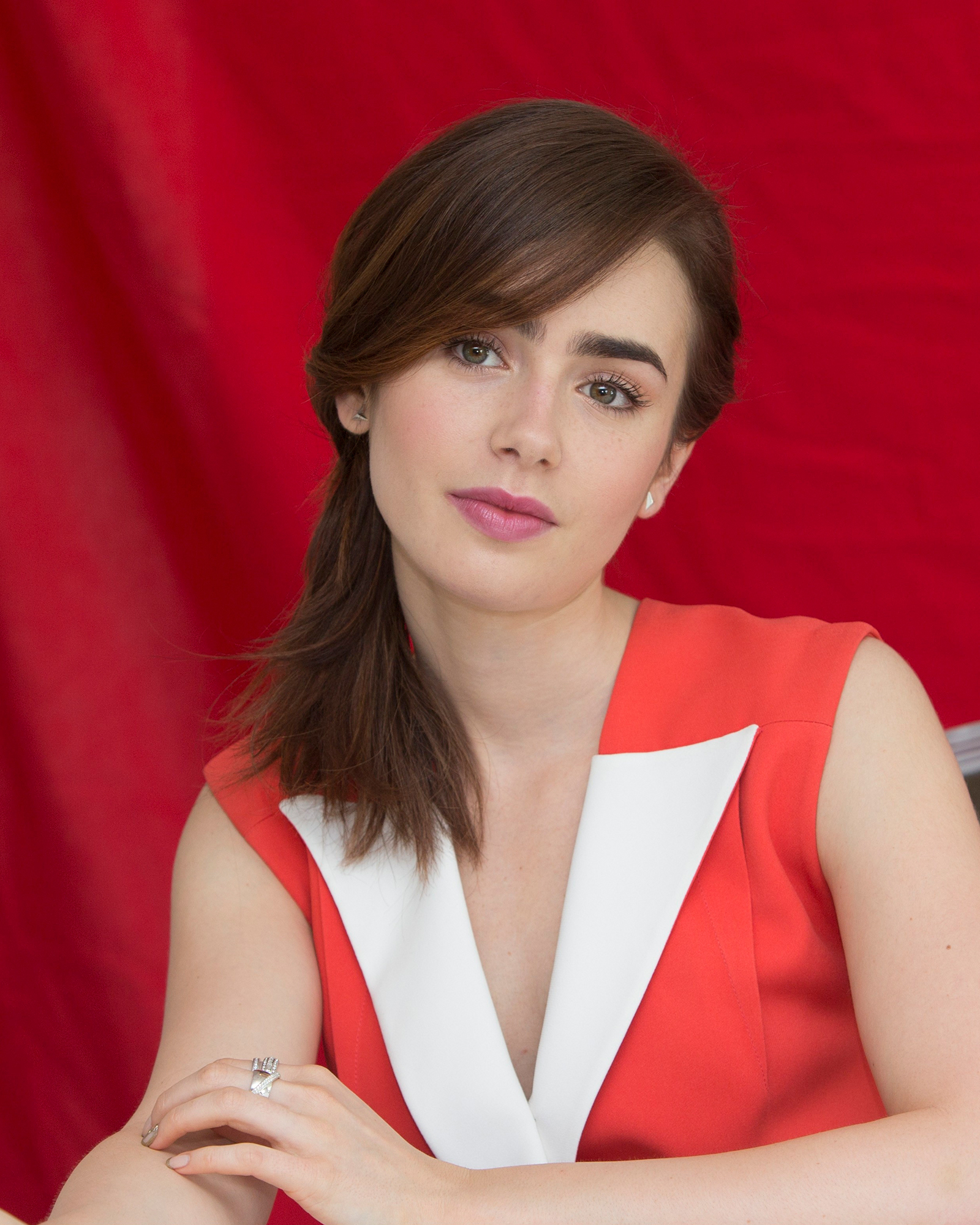 Lily Collins Is Gorgeous Scrolller