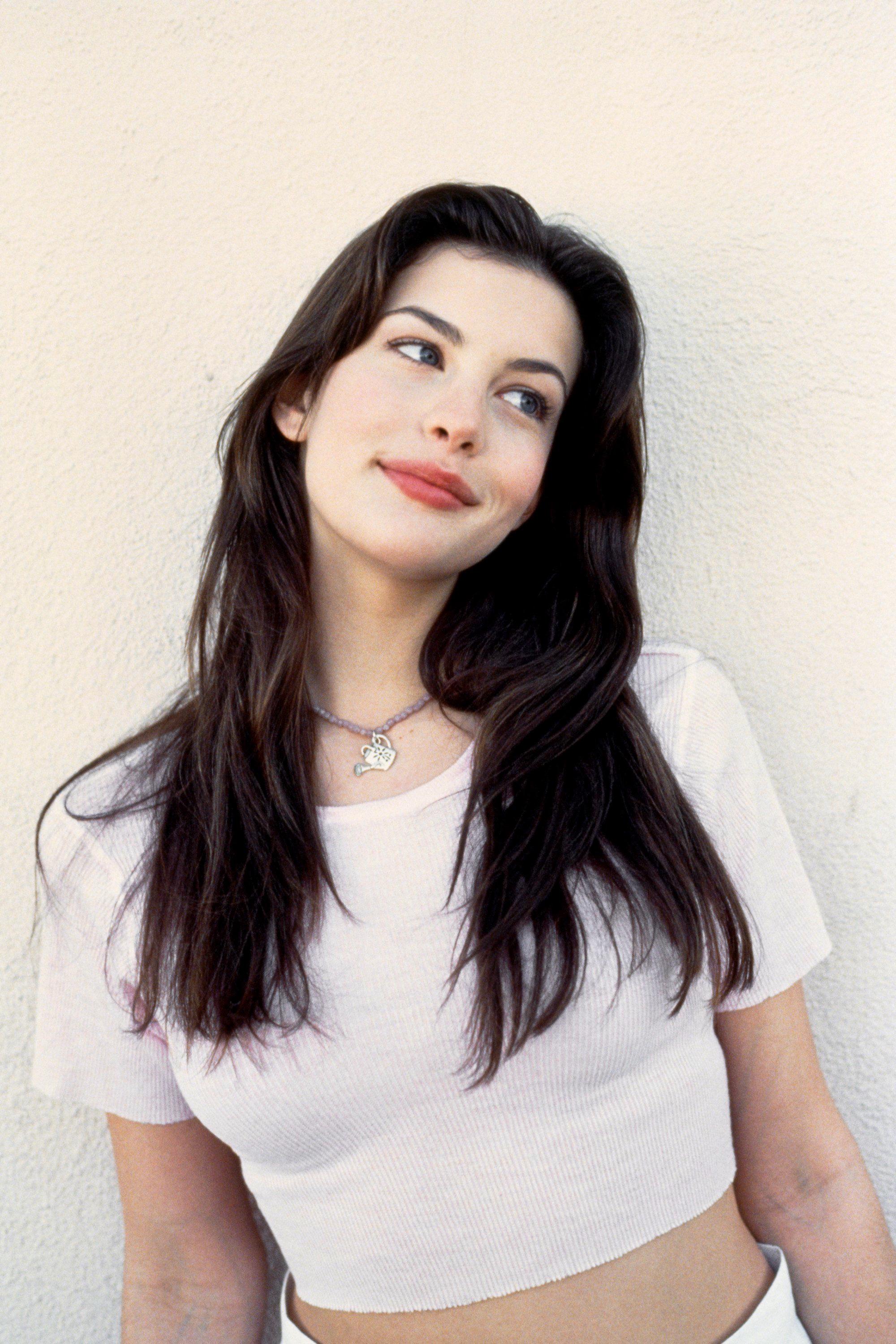 Liv Tyler Scrolller