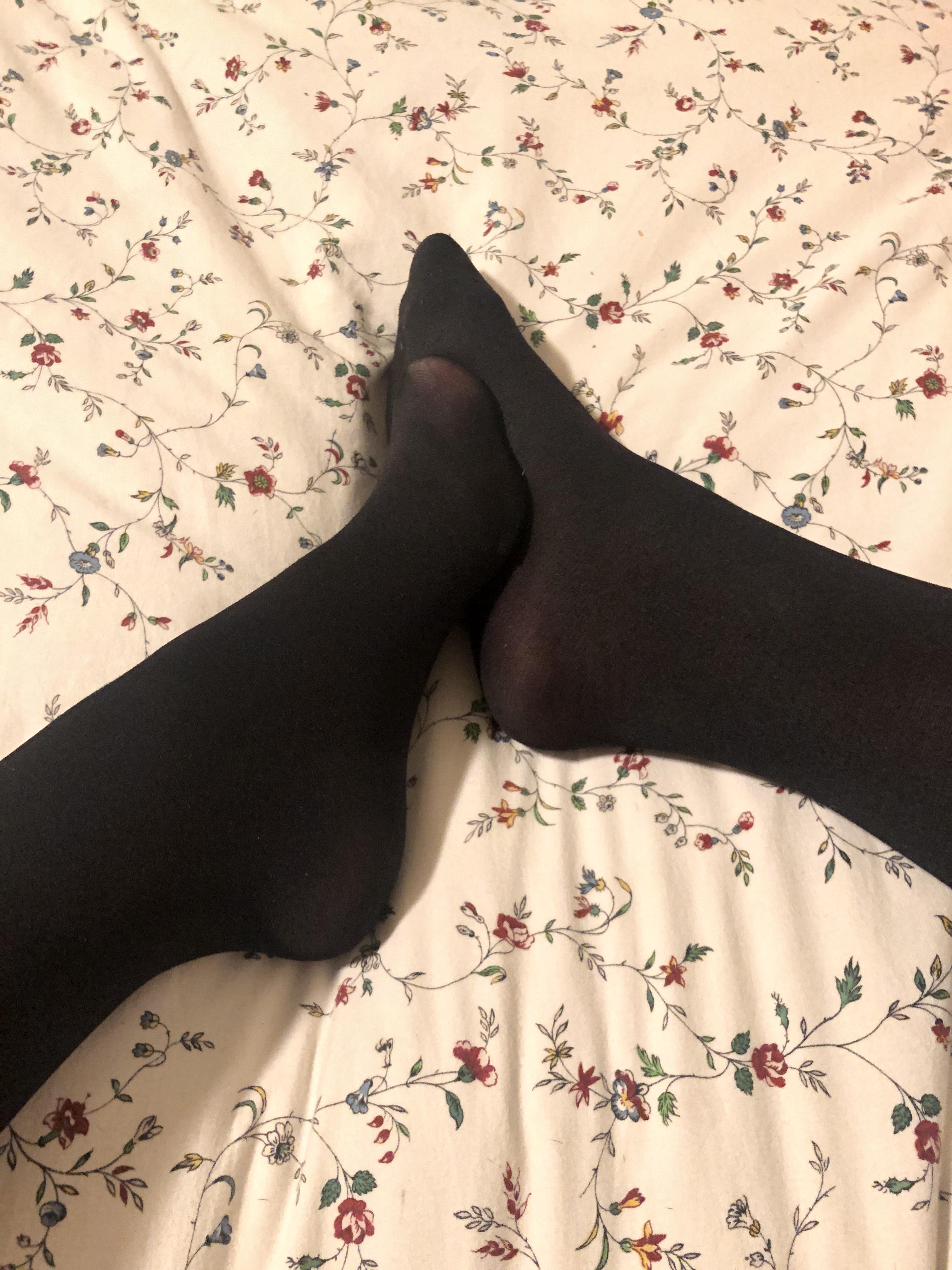 💖Love rubbing my feet together in these. 💖 Scrolller