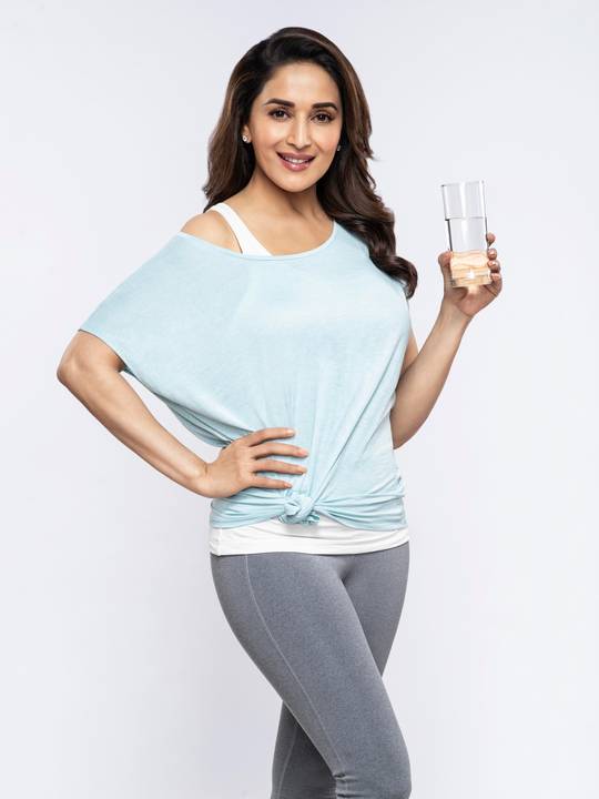 [Image: madhuri-dixit-6192-x-8256-7sdvg854tx-540x720.jpg]