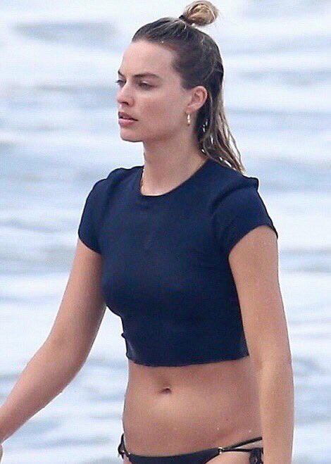 Margot Robbie Scrolller   Margot Robbie 3b9t1fc4zi 