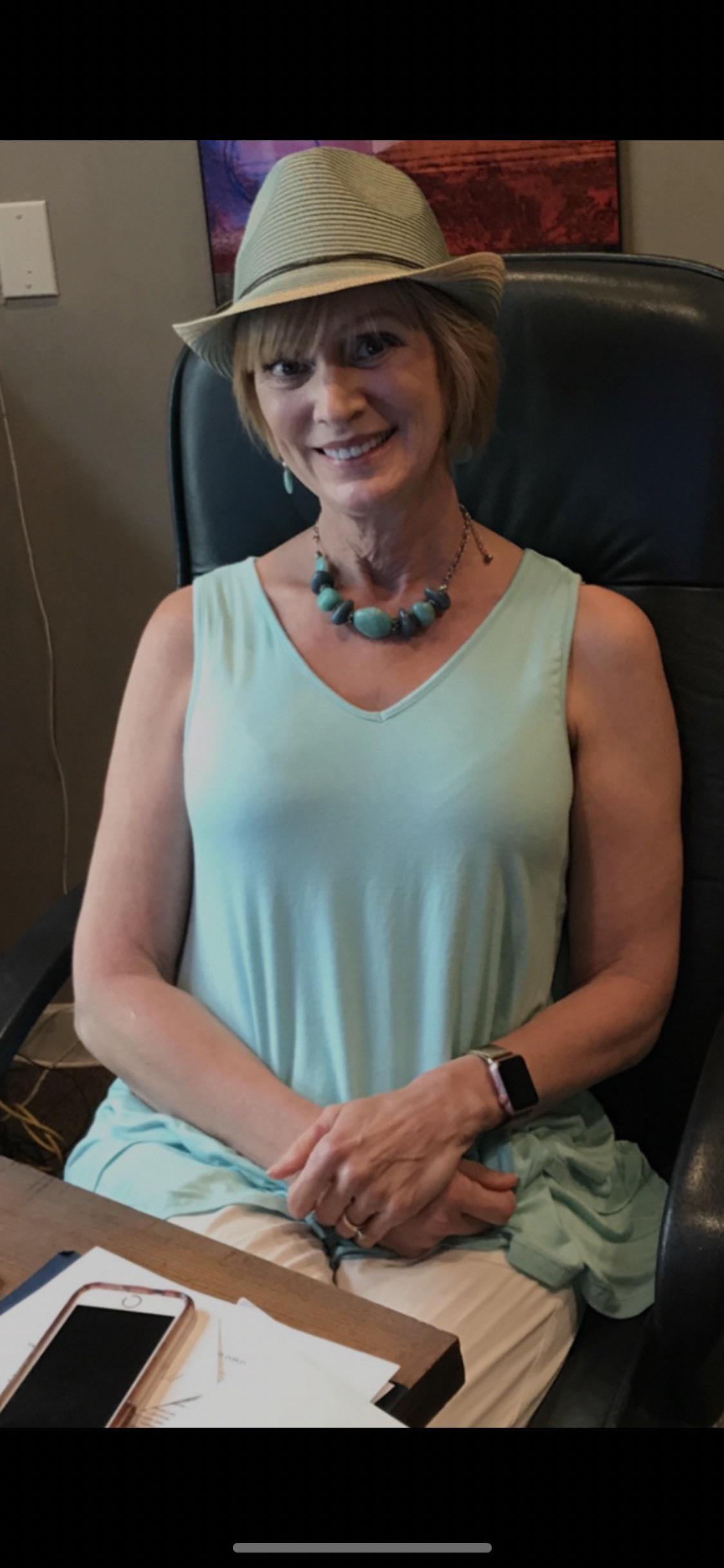 Mature Hot blonde mom Scrolller