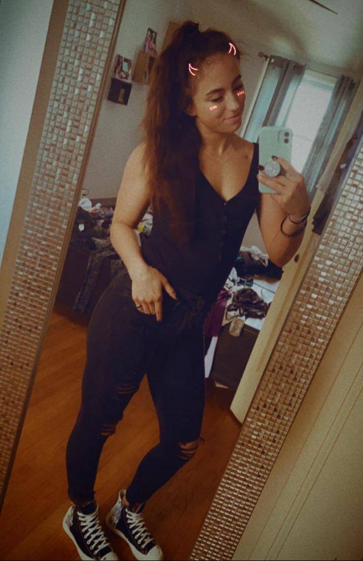 Maycee Barber 🖤 | Scrolller