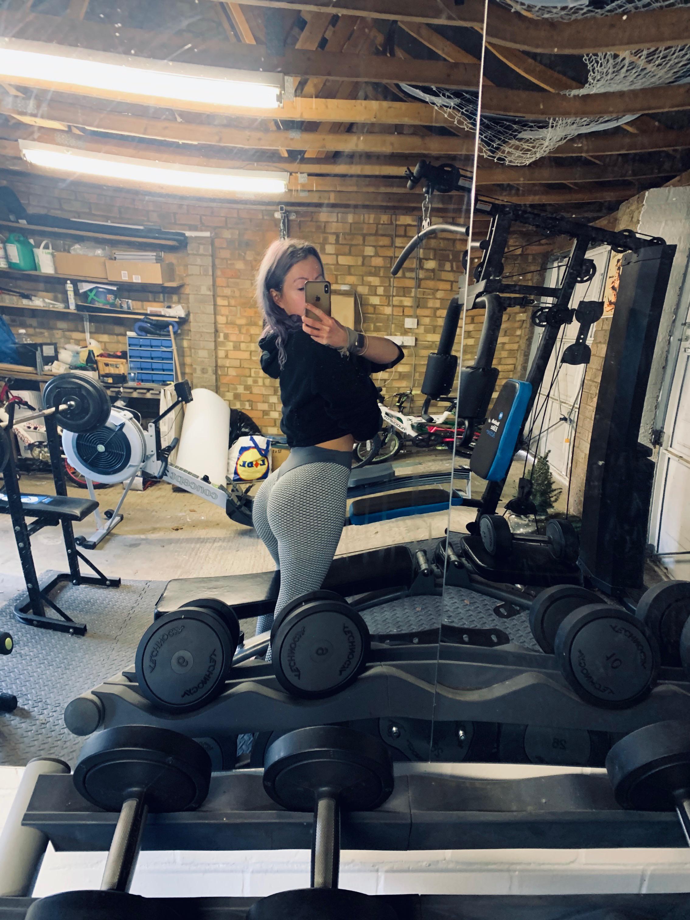 Messy Gym But Look At That Ass Scrolller