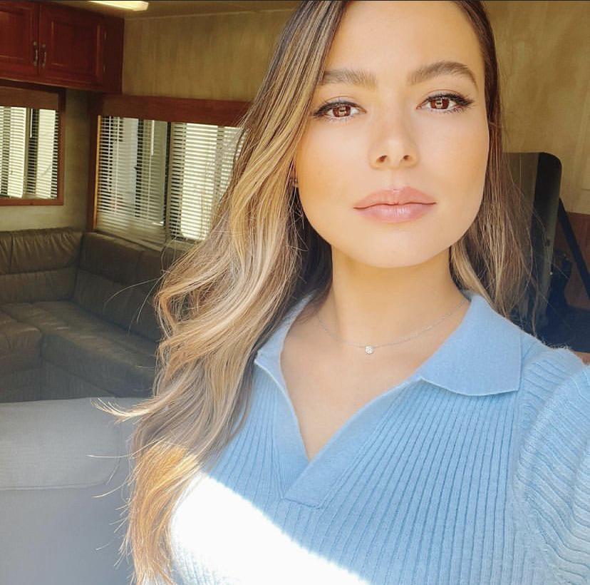 Miranda Cosgrove | Scrolller