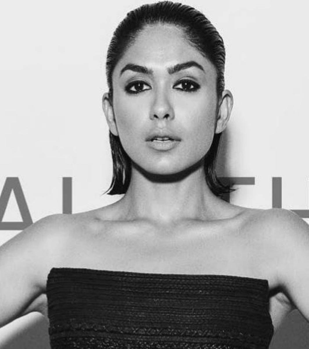 Mrunal thakur with slickest short hair | Scrolller